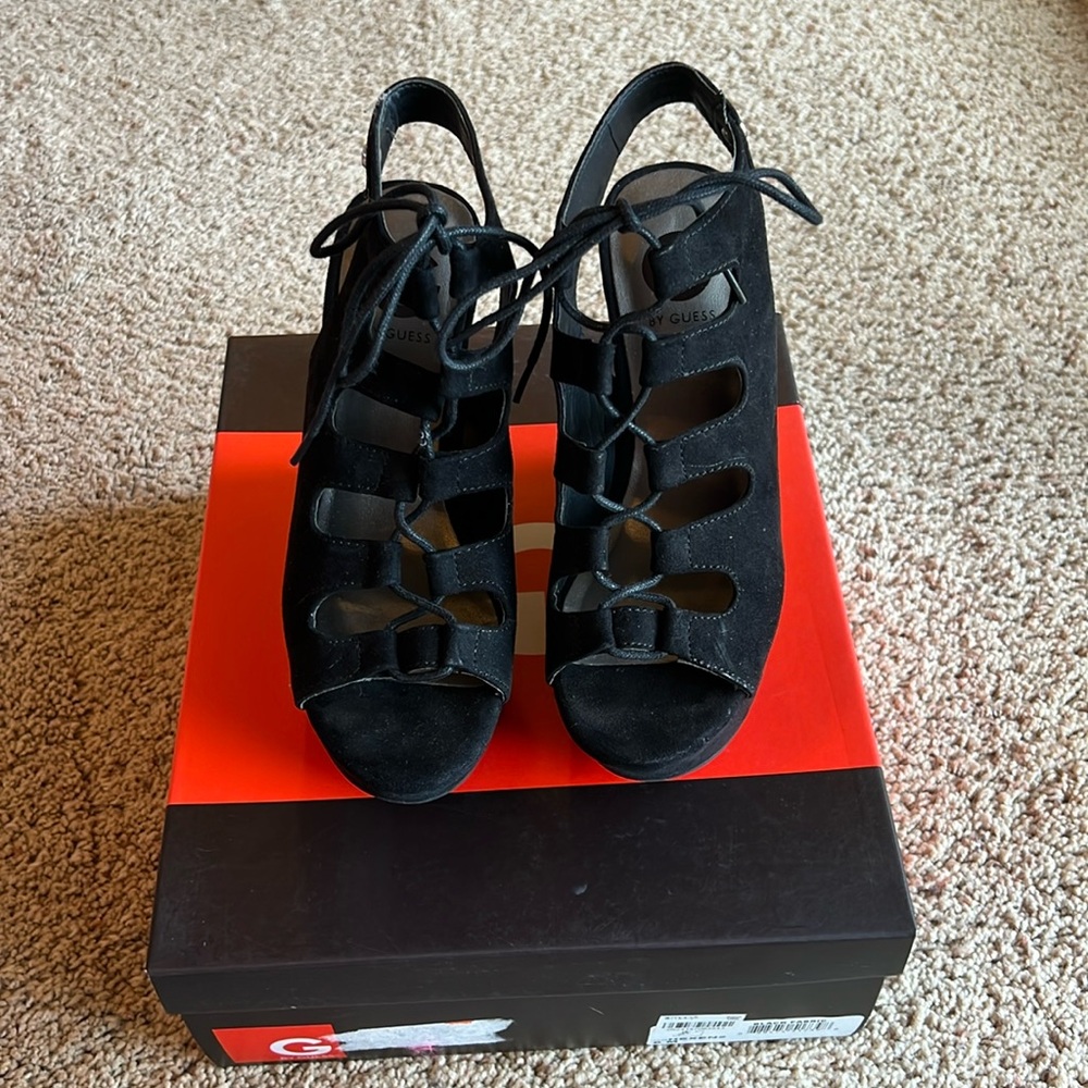 Guess wedges size 6
